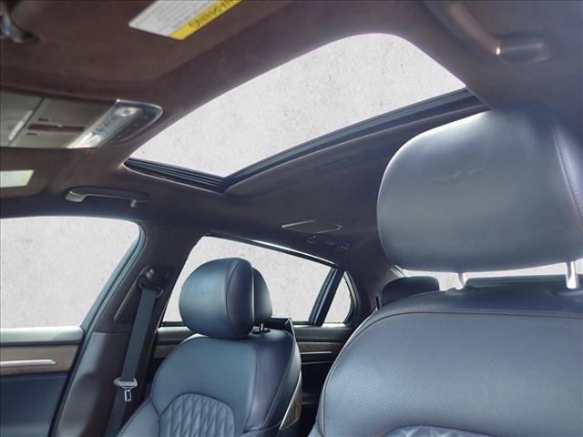 Used 2021 Genesis G90 5.0 Ultimate RWD image 12