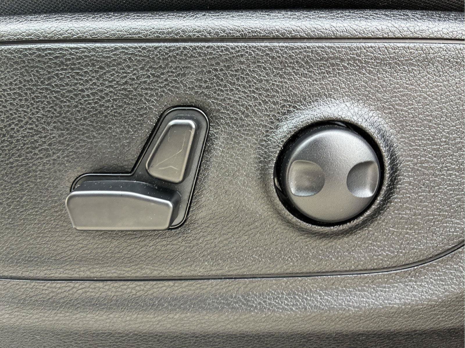 Used 2025 RAM 1500 Big Horn AWD/4WD image 13