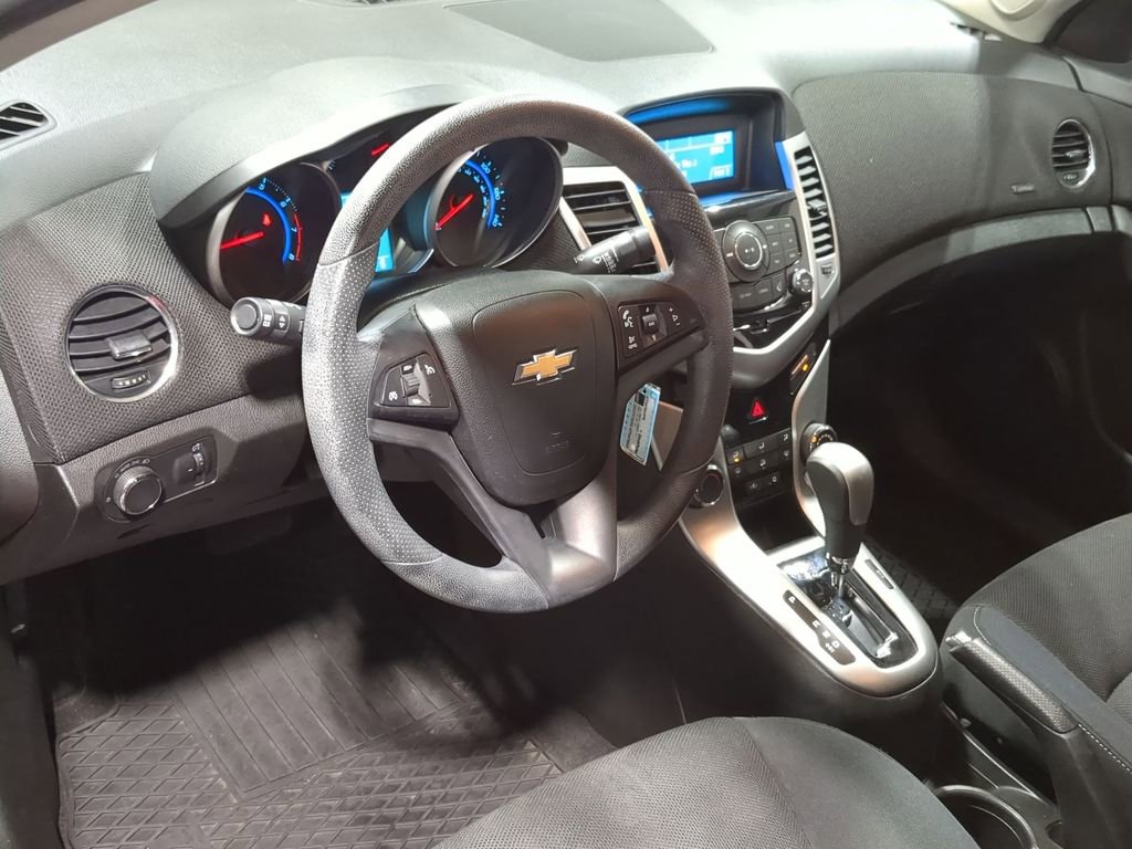 Used 2016 Chevrolet Cruze LT FWD image 12