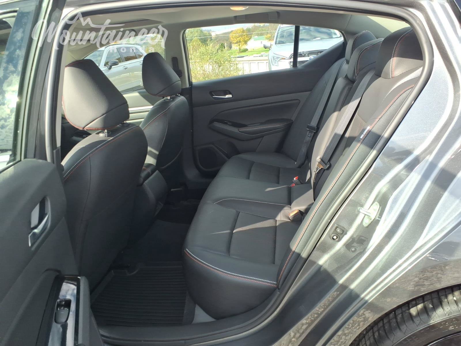 Used 2025 Nissan Altima 2.5 SR w/ SR Premium Package AWD/4WD image 16