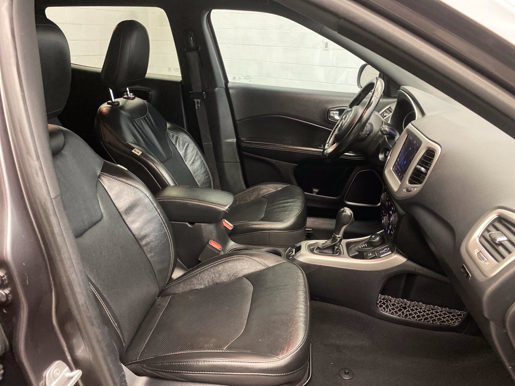 Used 2021 Jeep Compass Latitude w/ Driver Assistance Group AWD/4WD image 24