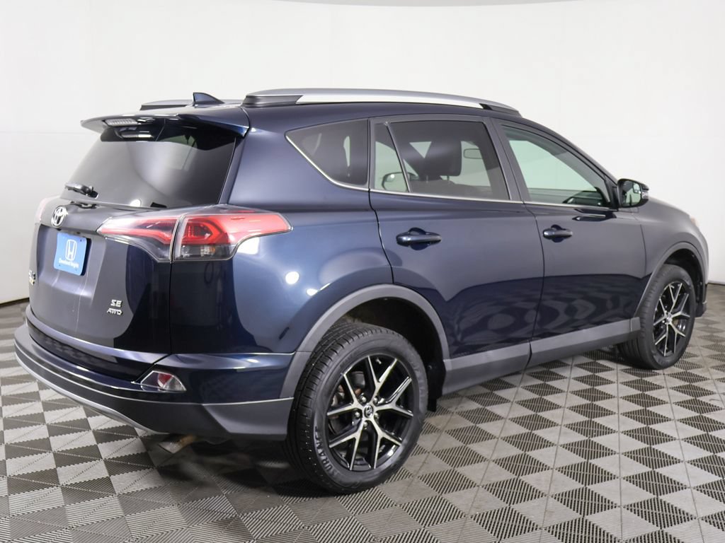 Used 2017 Toyota RAV4 SE AWD/4WD image 10