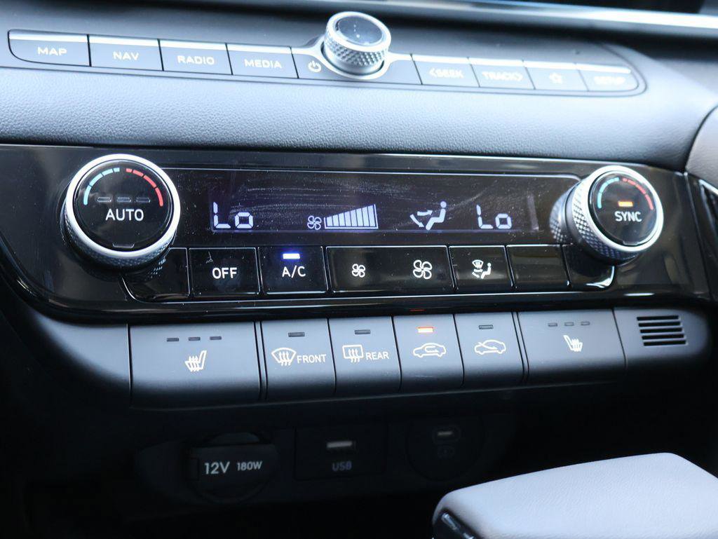 New 2026 Hyundai Elantra Limited image 38