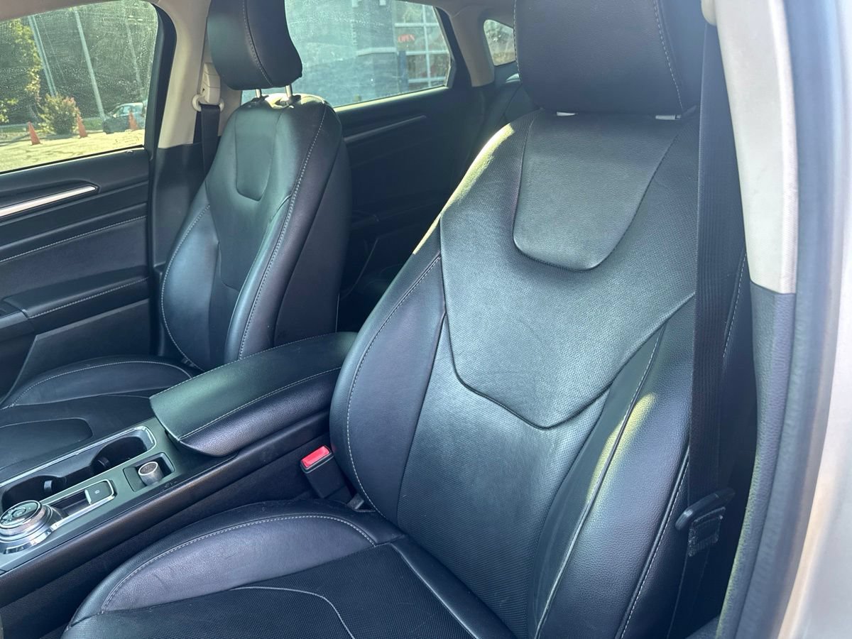 Used 2017 Ford Fusion Titanium AWD/4WD image 18