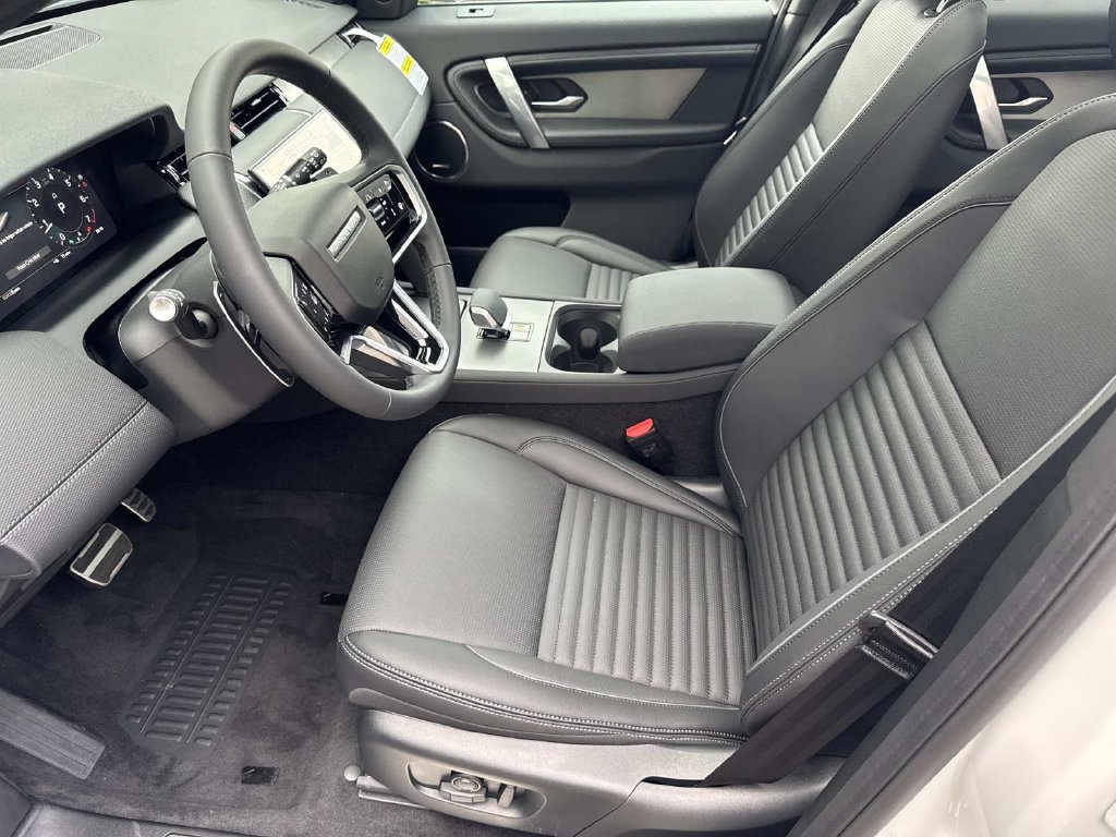 New 2026 Land Rover Discovery Sport Landmark AWD/4WD image 22