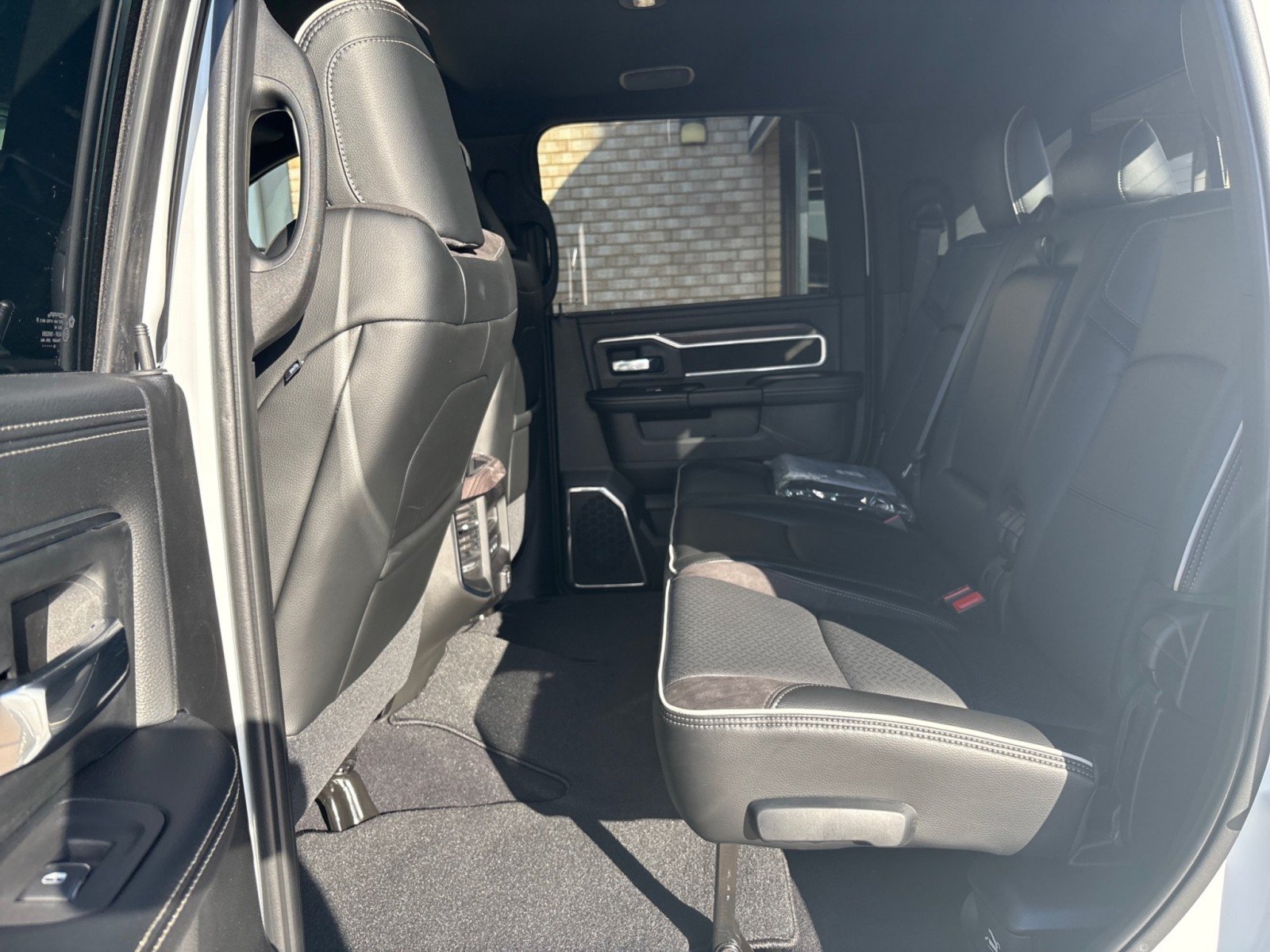 New 2027 RAM 2500 Laramie AWD/4WD image 5