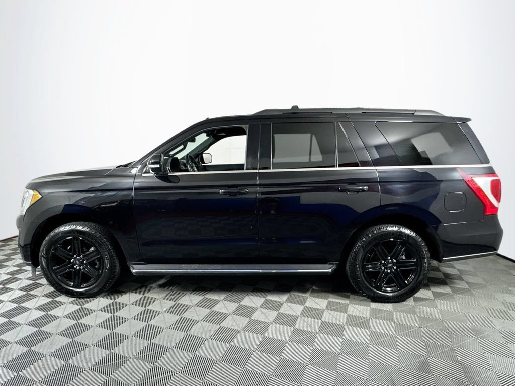 Used 2020 Ford Expedition XLT w/ Equipment Group 202A AWD/4WD image 4