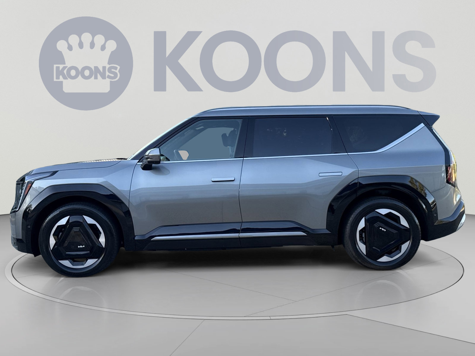 Used 2024 Kia EV9 Land AWD/4WD image 2