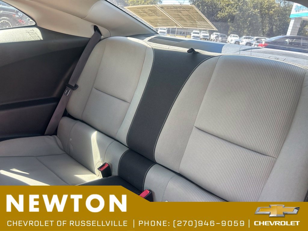 Used 2015 Chevrolet Camaro LT RWD image 26