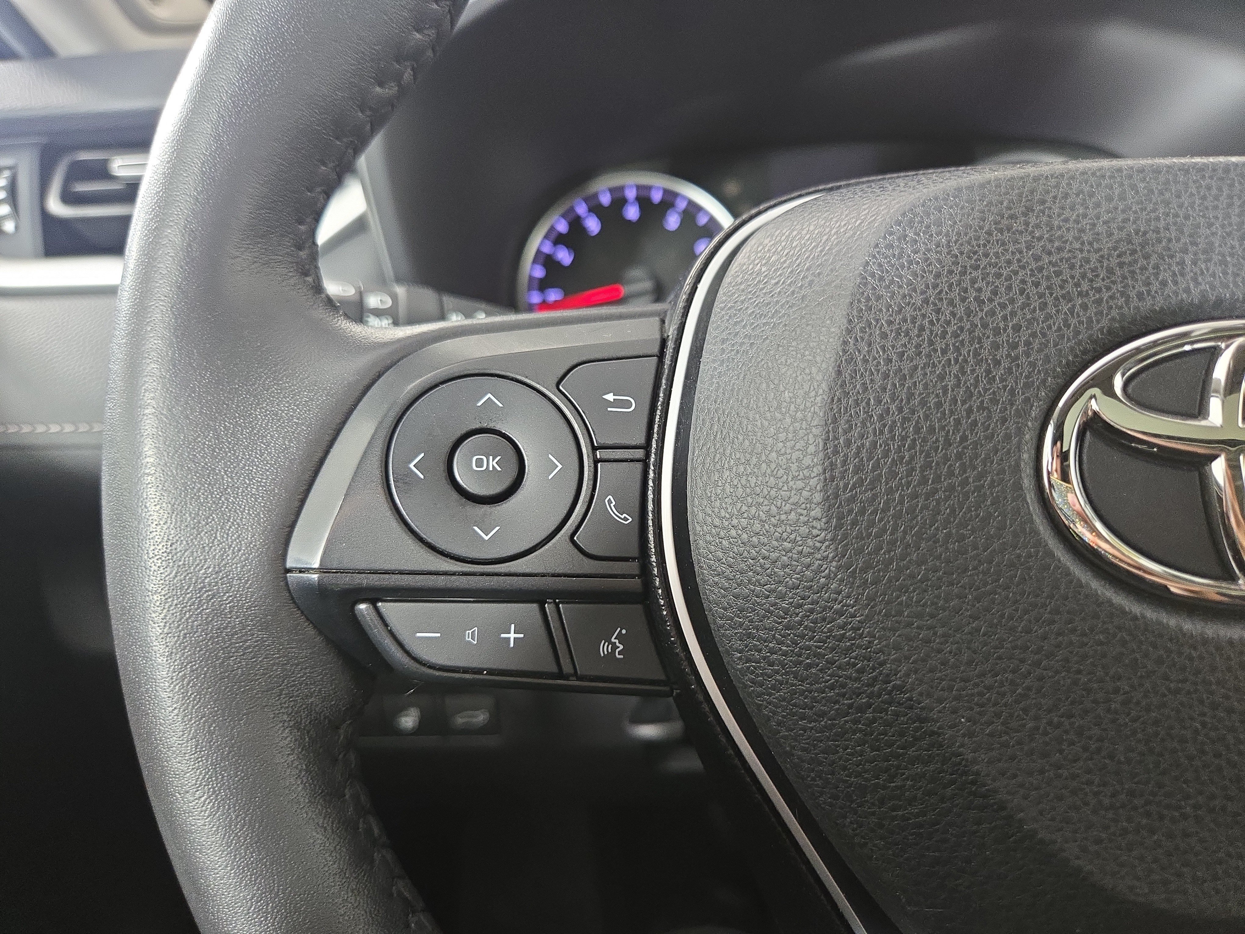 Used 2021 Toyota RAV4 XLE Premium AWD/4WD image 15