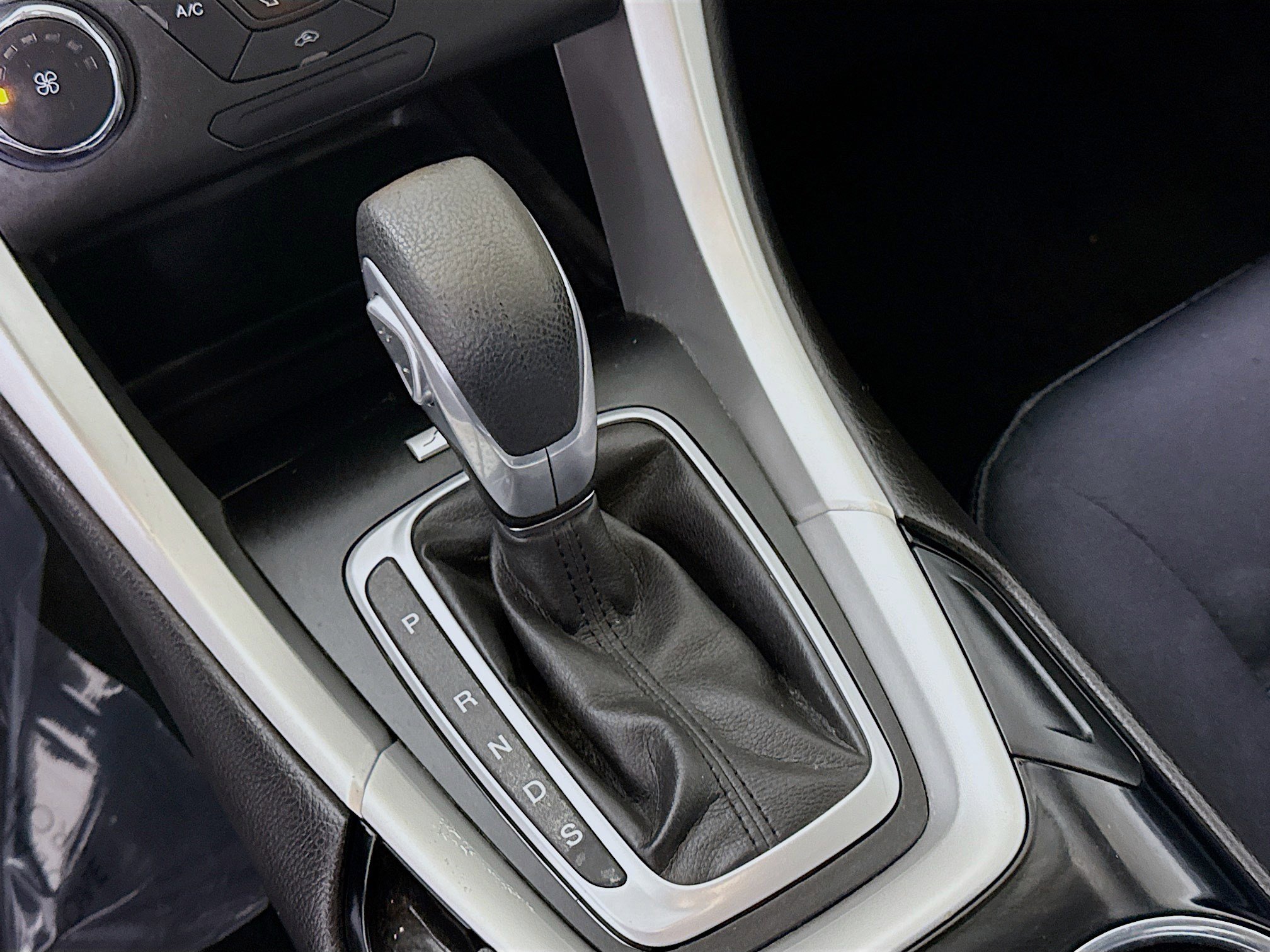 Used 2016 Ford Fusion SE image 20