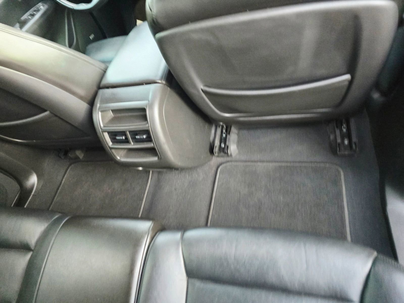 Used 2017 Cadillac XT5 Luxury w/ Driver Awareness Package image 35