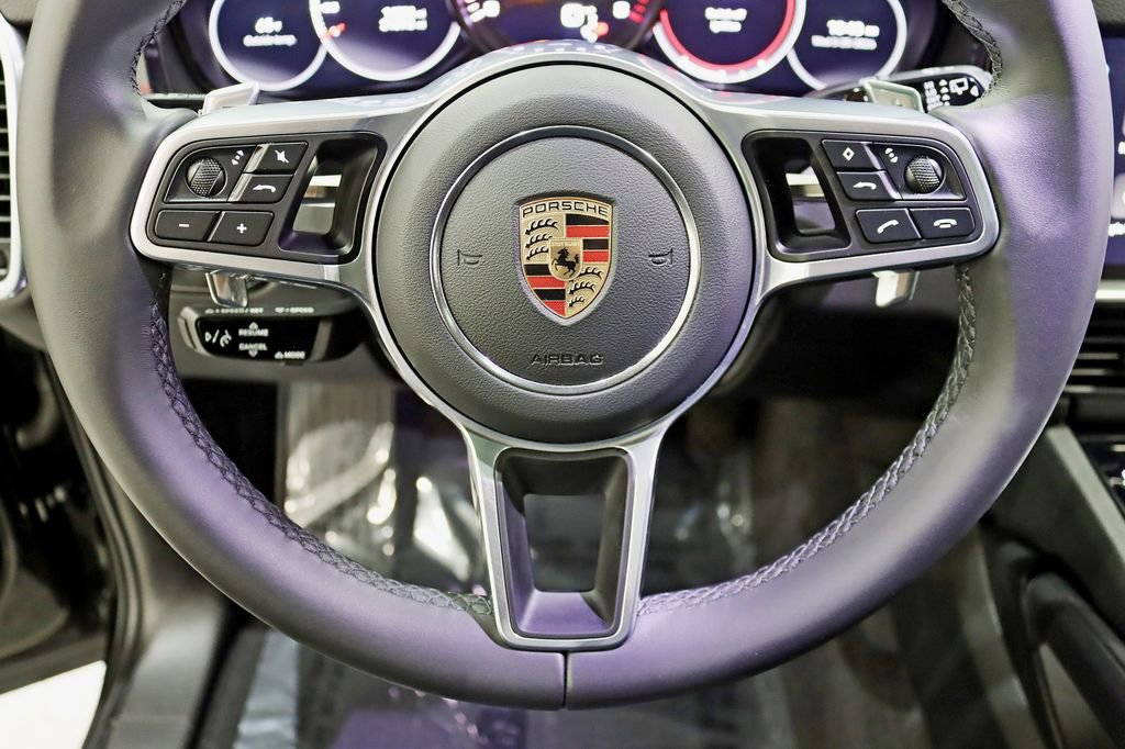 Used 2023 Porsche Cayenne image 15