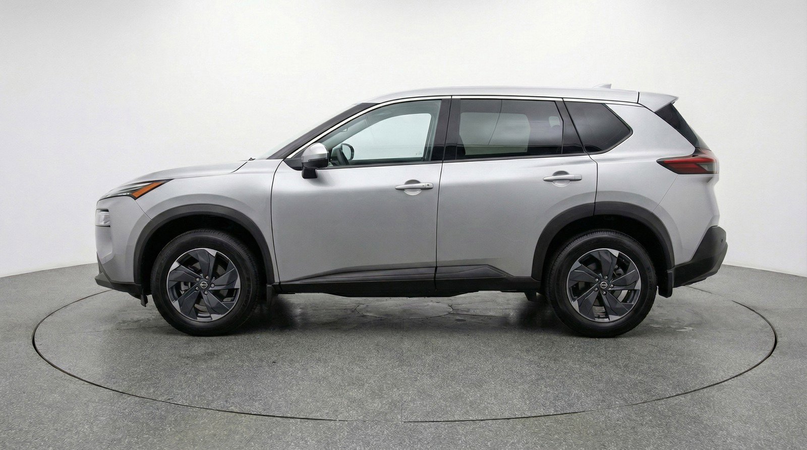 Used 2025 Nissan Rogue SV image 5