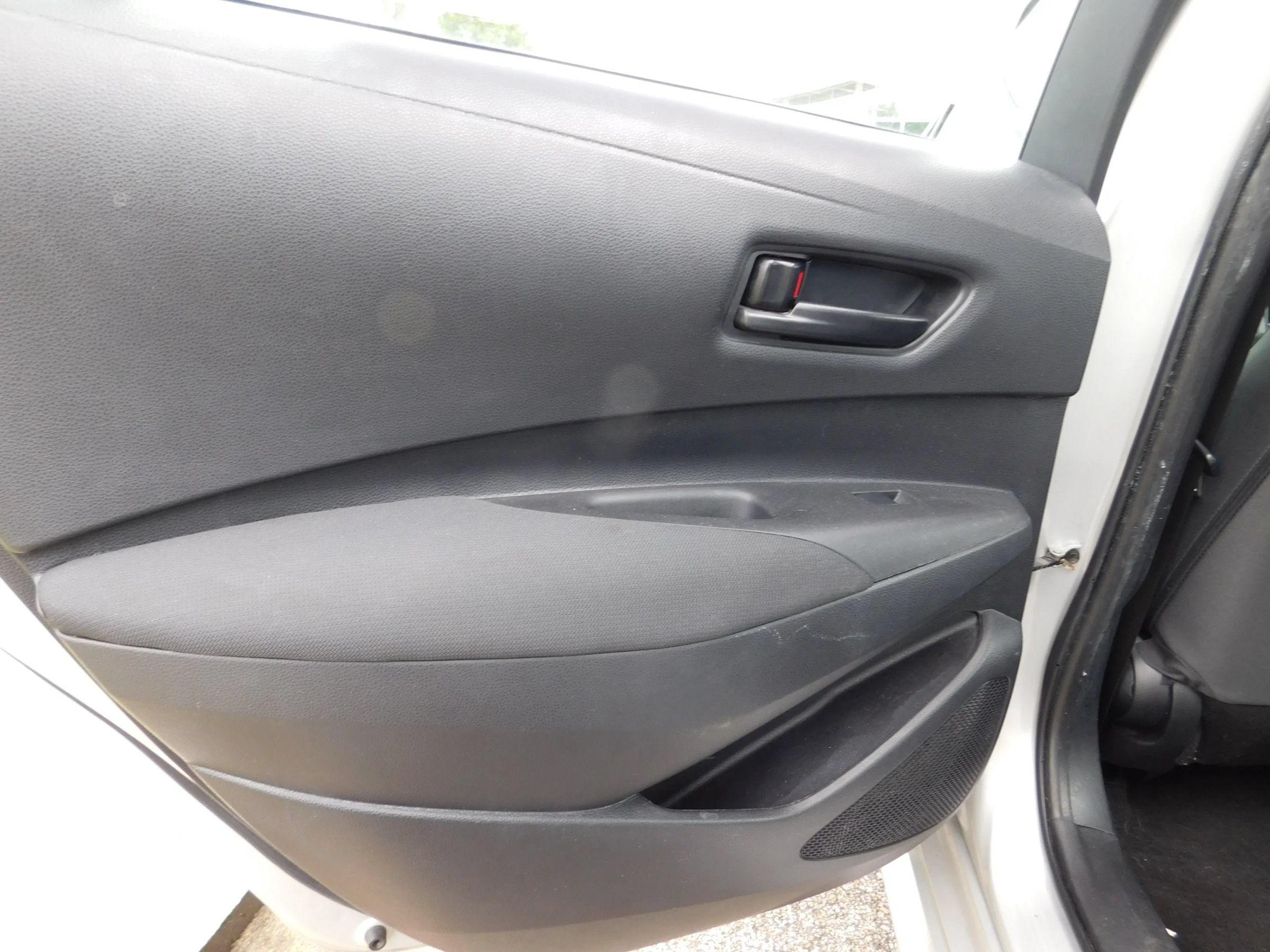 Used 2022 Toyota Corolla LE FWD image 11
