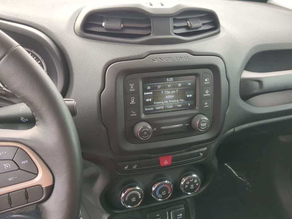 Used 2017 Jeep Renegade Latitude w/ Cold Weather Group AWD/4WD image 25