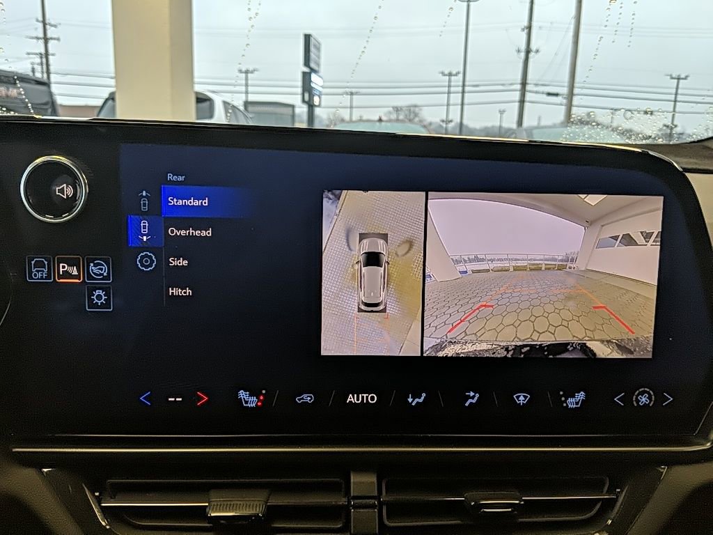 Used 2024 Chevrolet Equinox EV RS image 20