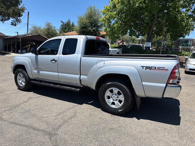 Used 2013 Toyota Tacoma PreRunner w/ TRD Off-Road Pkg RWD image 12