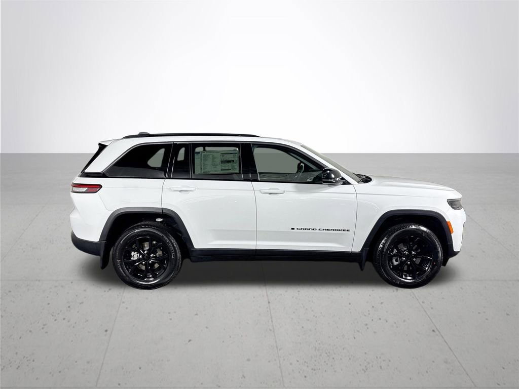 New 2026 Jeep Grand Cherokee Altitude AWD/4WD image 5