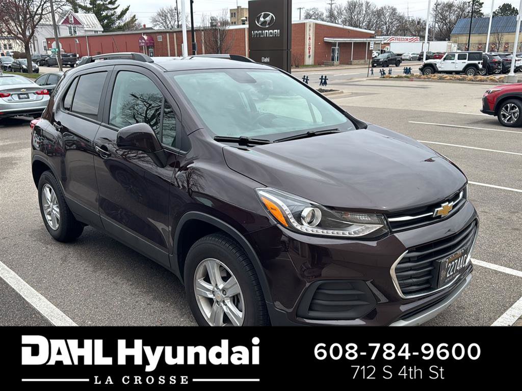 Used 2022 Chevrolet Trax LT w/ LT Convenience Package AWD/4WD image 1