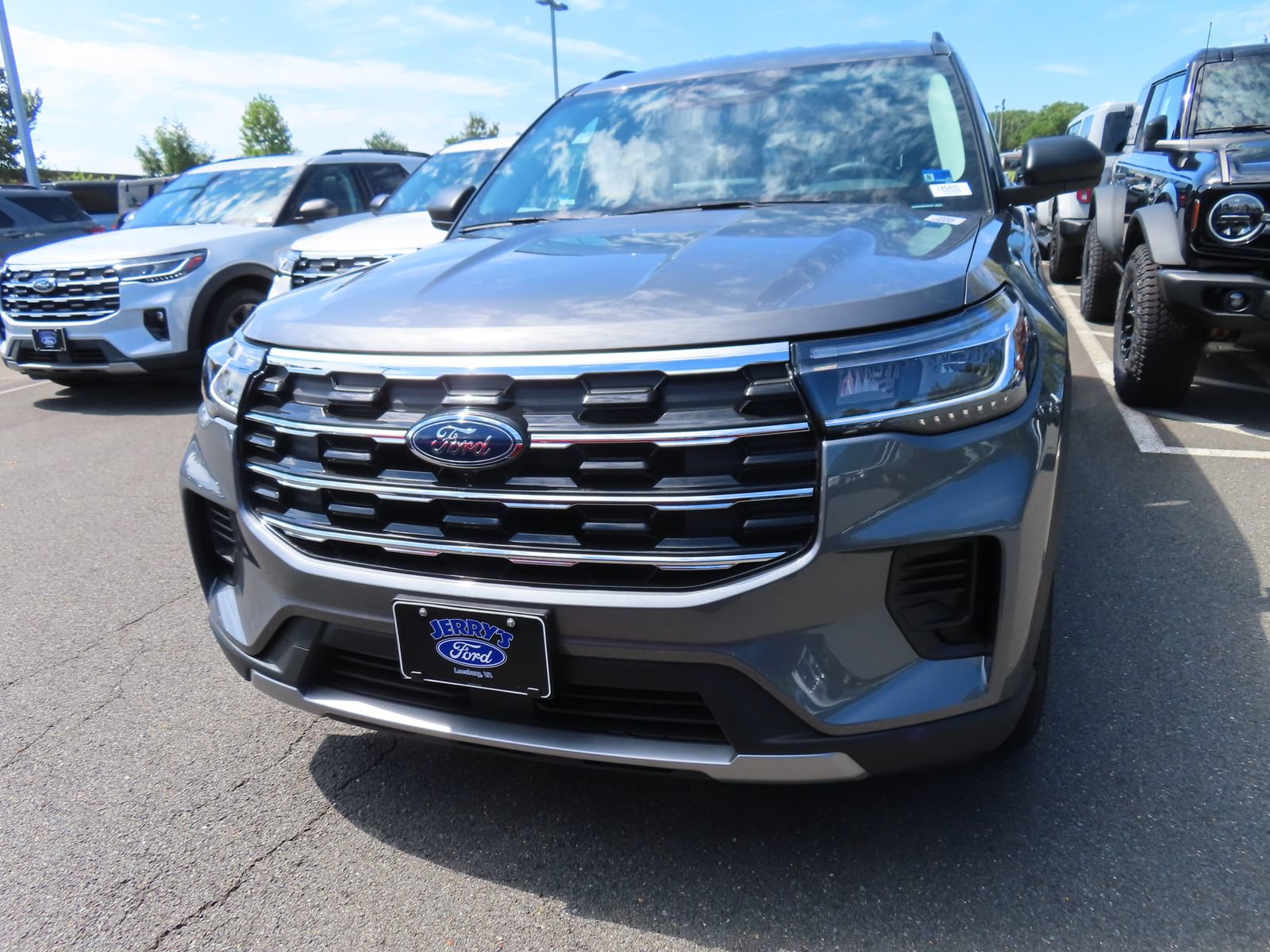 New 2026 Ford Explorer Active AWD/4WD image 2