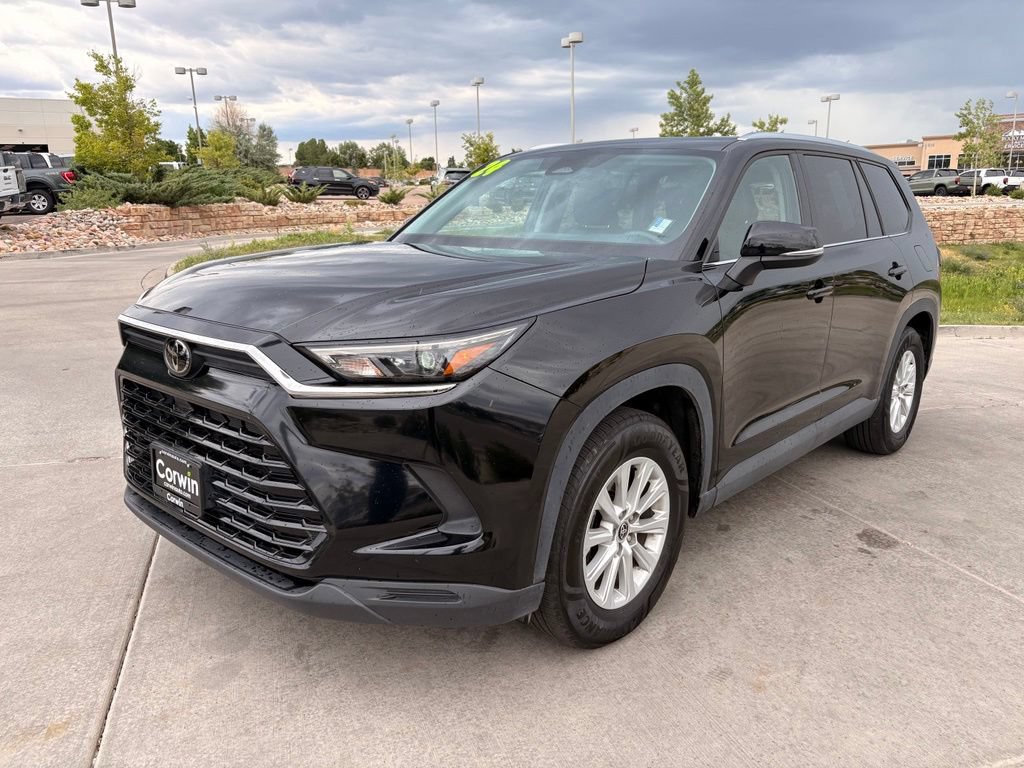 Used 2025 Toyota Grand Highlander AWD image 3