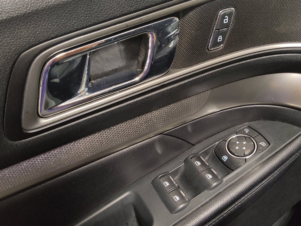 Used 2019 Ford Explorer XLT FWD image 27