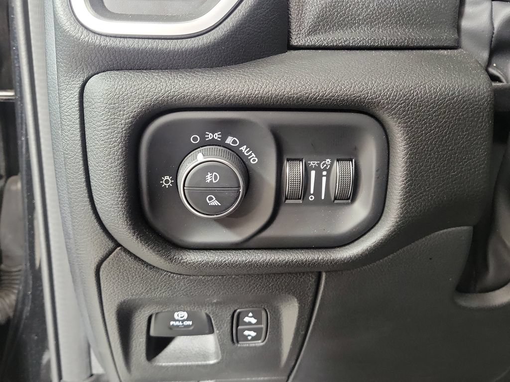 Used 2025 RAM 1500 Big Horn RWD image 14