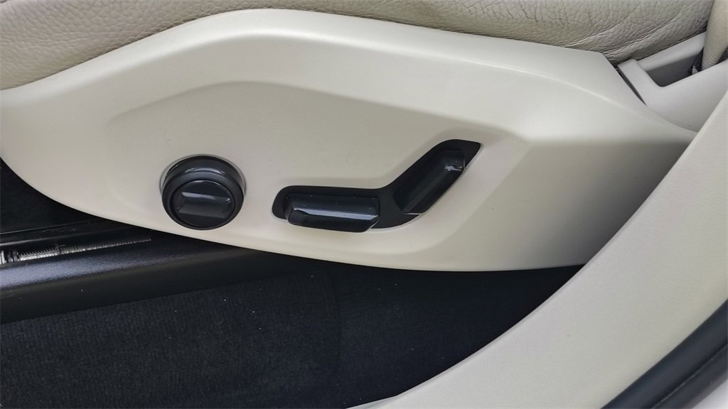 Certified 2022 Volvo XC90 T8 Inscription Expression w/ Advanced Package image 11