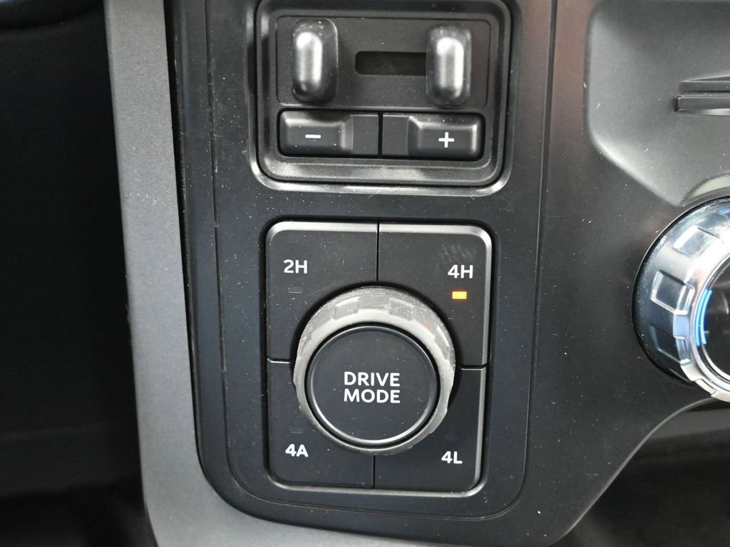 Used 2022 Ford F150 Lariat w/ Equipment Group 502A High image 41