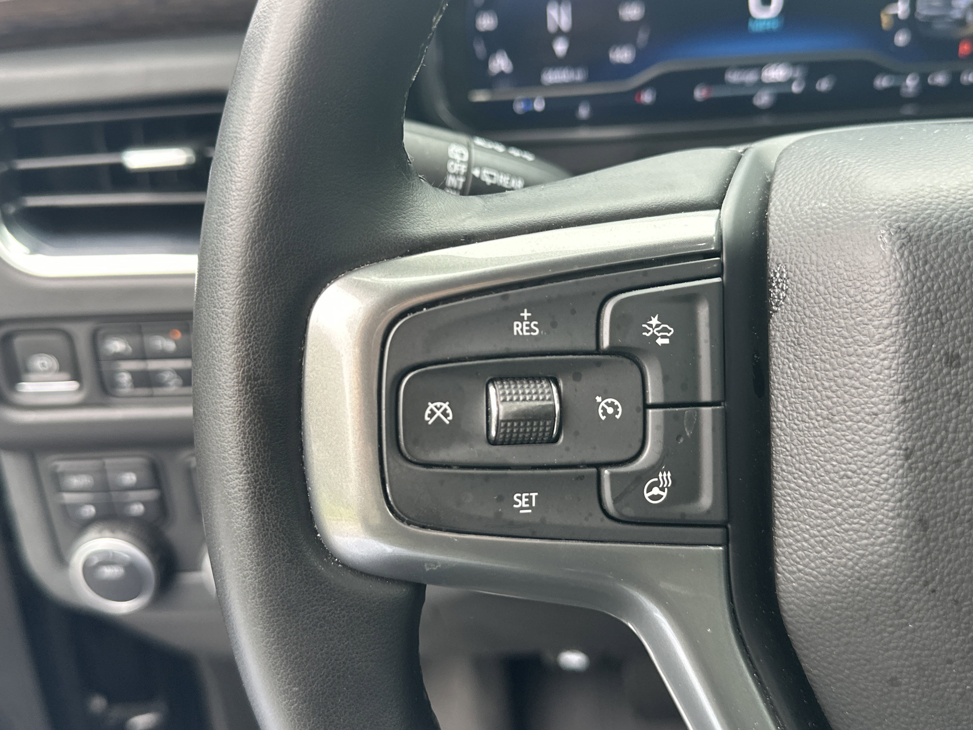 Used 2023 Chevrolet Tahoe Premier AWD/4WD image 25