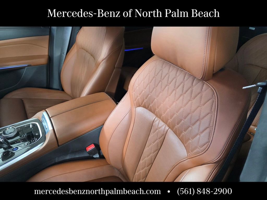 Used 2025 BMW ALPINA XB7 AWD/4WD image 10