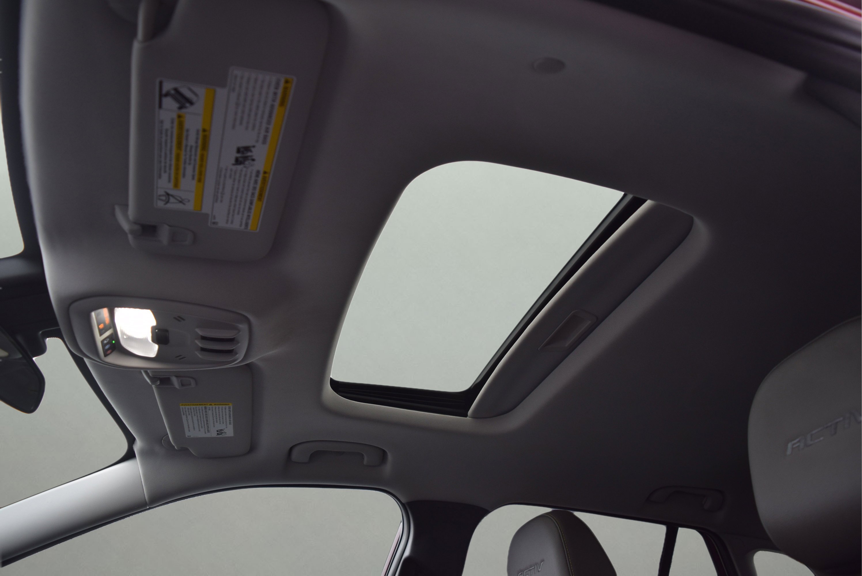 Used 2024 Chevrolet Trax ACTIV w/ Sunroof Package image 12