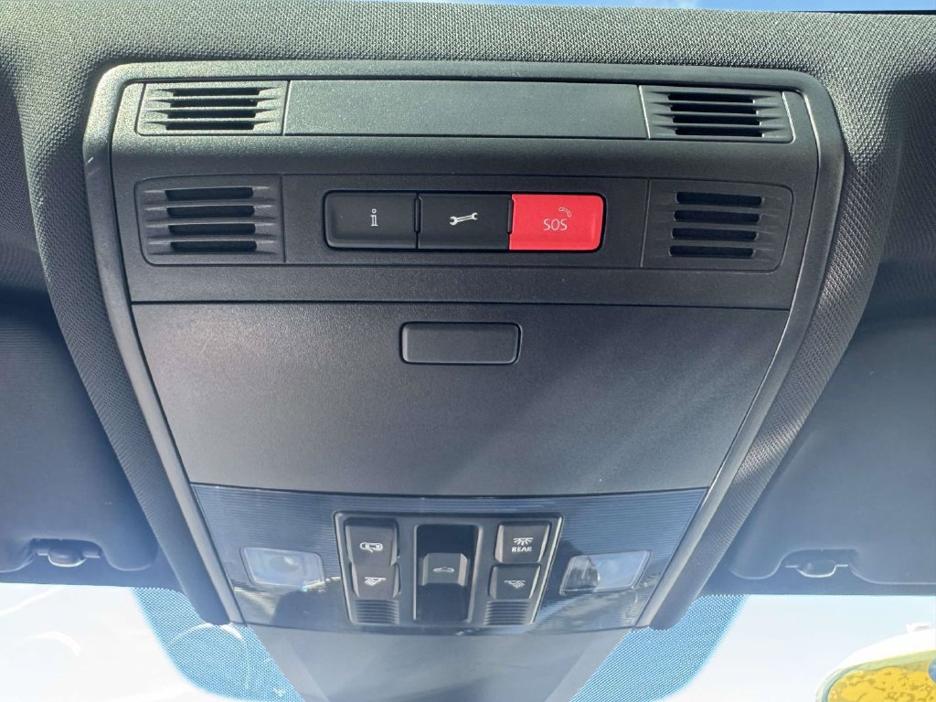 Used 2018 Volkswagen GTI Autobahn FWD image 31