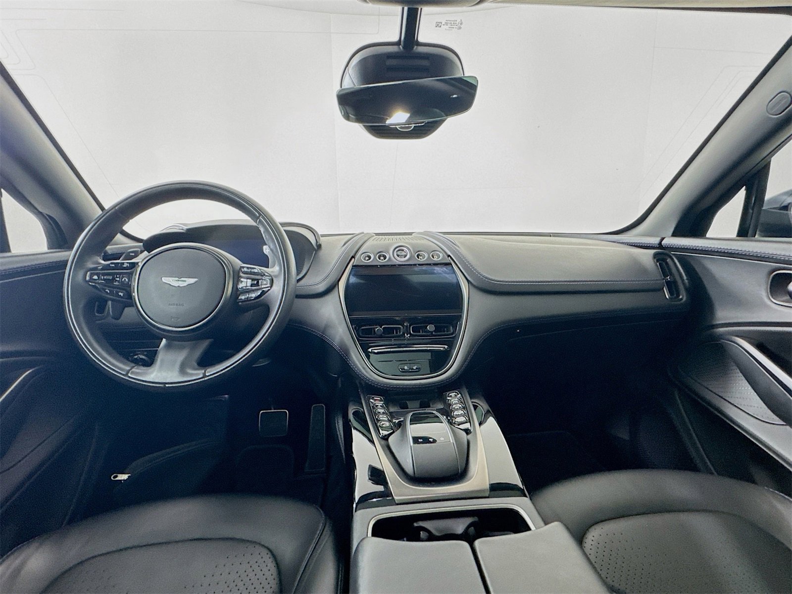 Used 2021 Aston Martin DBX image 22