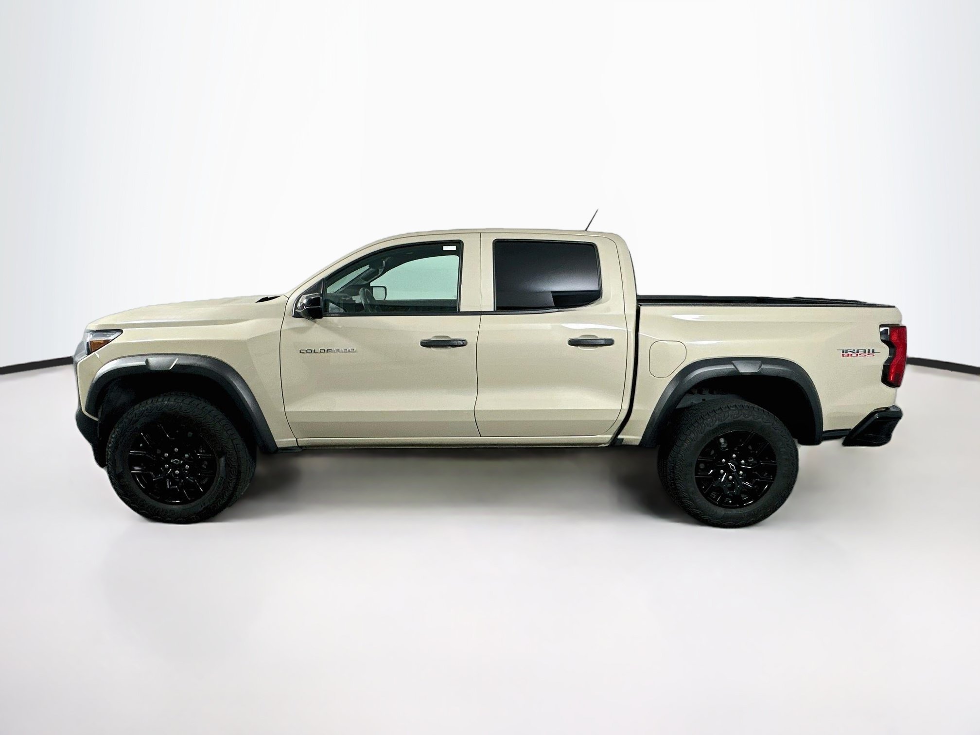 Used 2024 Chevrolet Colorado Trail Boss w/ Technology Package AWD/4WD image 4