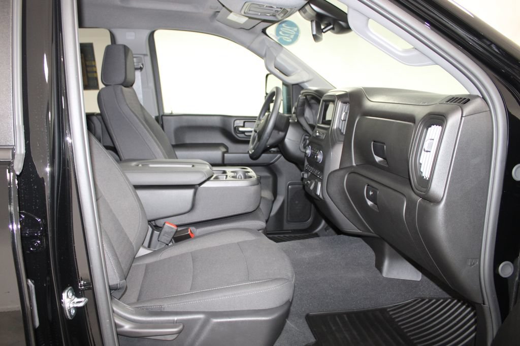 Used 2026 Chevrolet Silverado 2500 Custom w/ Custom Value Package AWD/4WD image 30