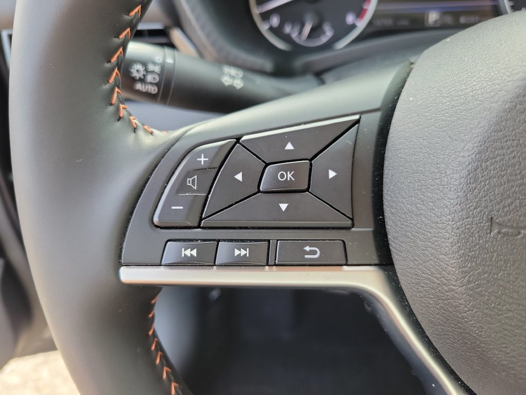 Certified 2025 Nissan Sentra SR FWD image 20