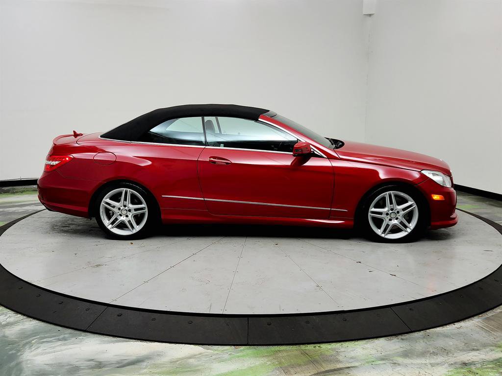 Used 2011 Mercedes-Benz E 550 Cabriolet image 4