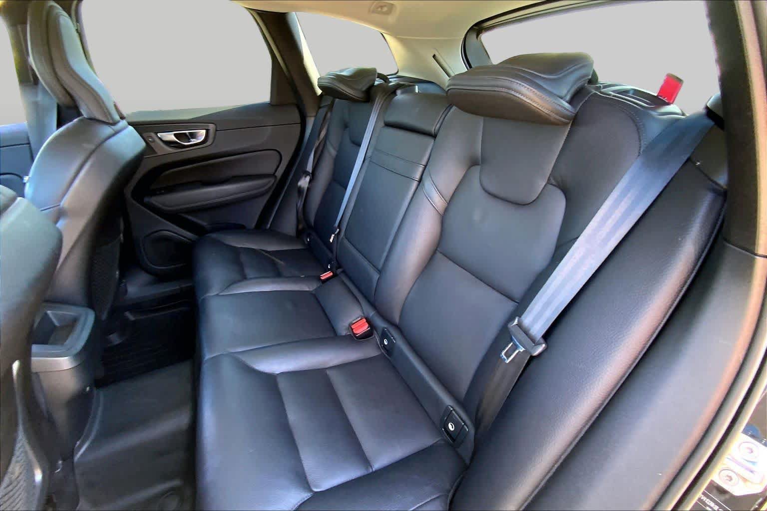 Used 2020 Volvo XC60 T5 Momentum AWD/4WD image 20