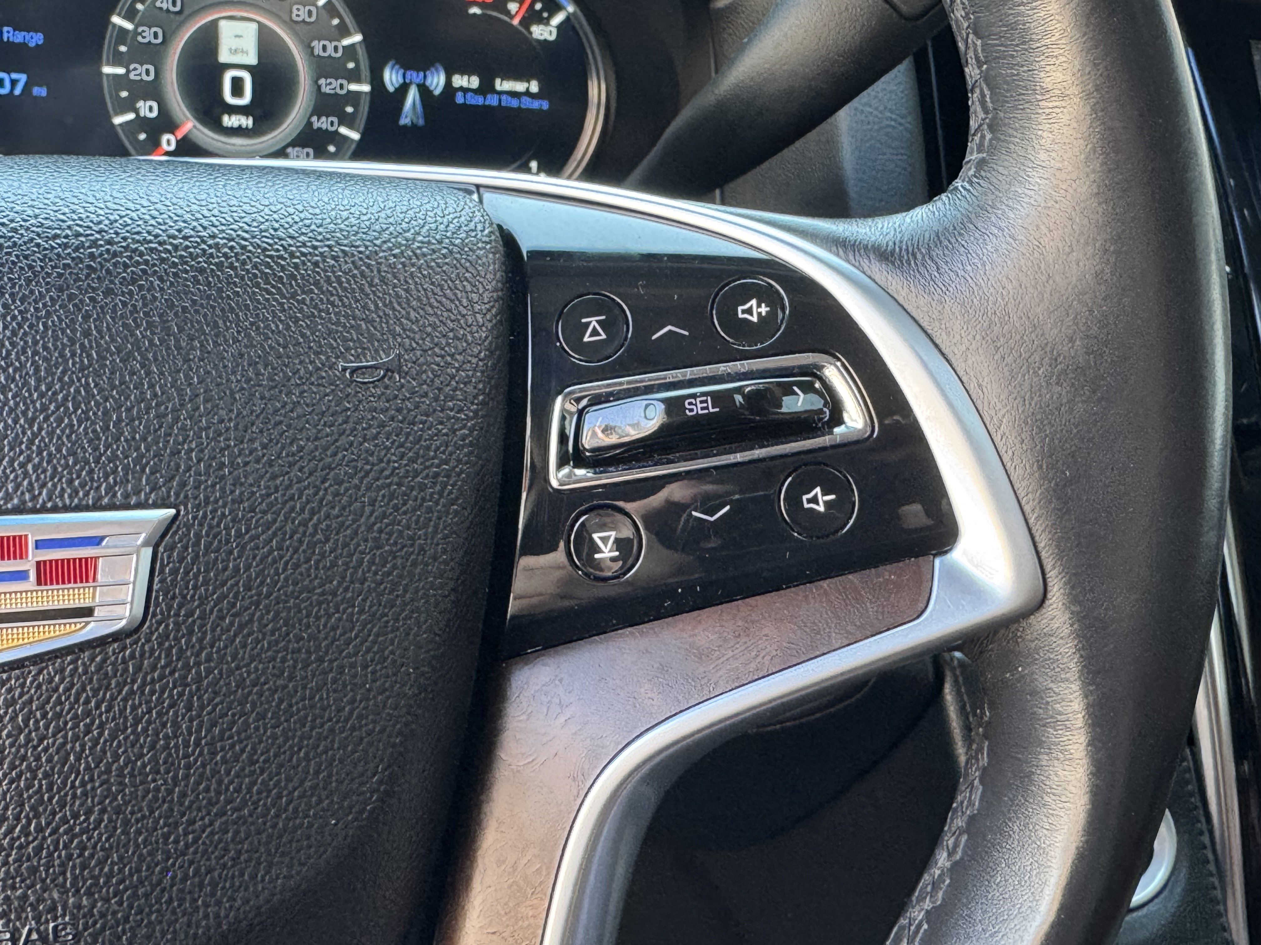 Used 2017 Cadillac Escalade ESV Luxury image 22