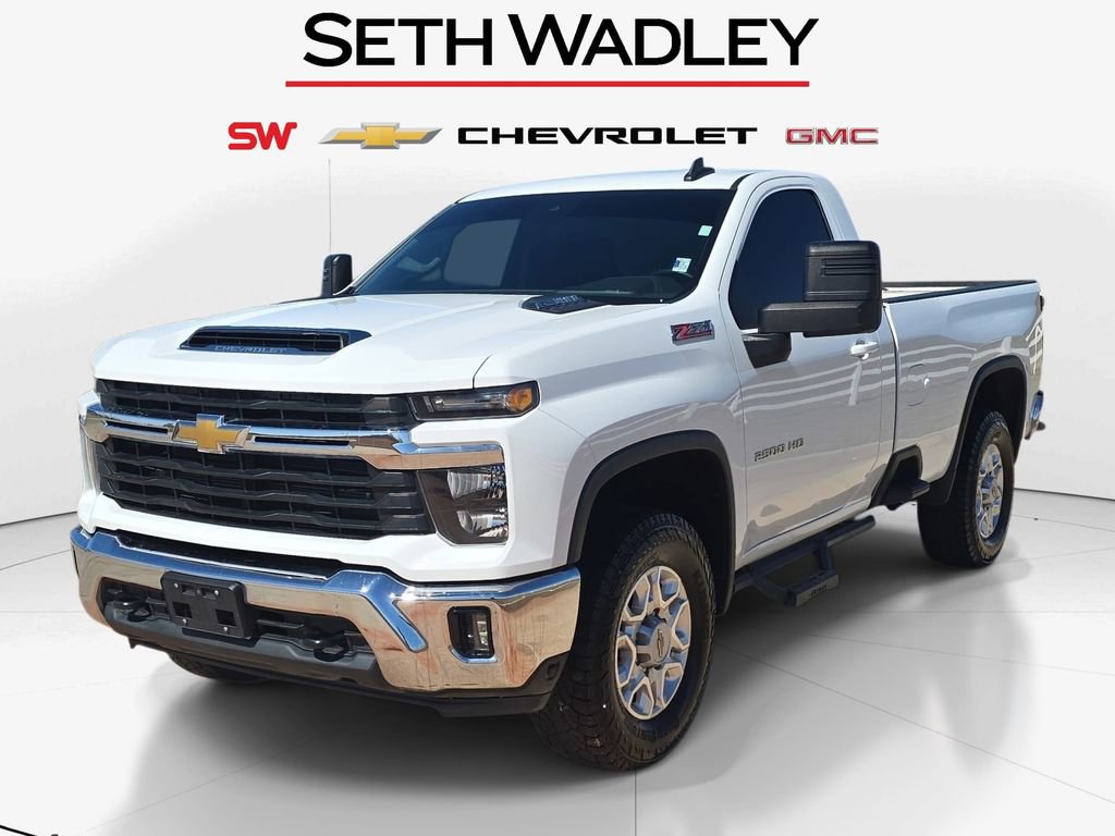 Used 2024 Chevrolet Silverado 2500 LT w/ Convenience Package image 3