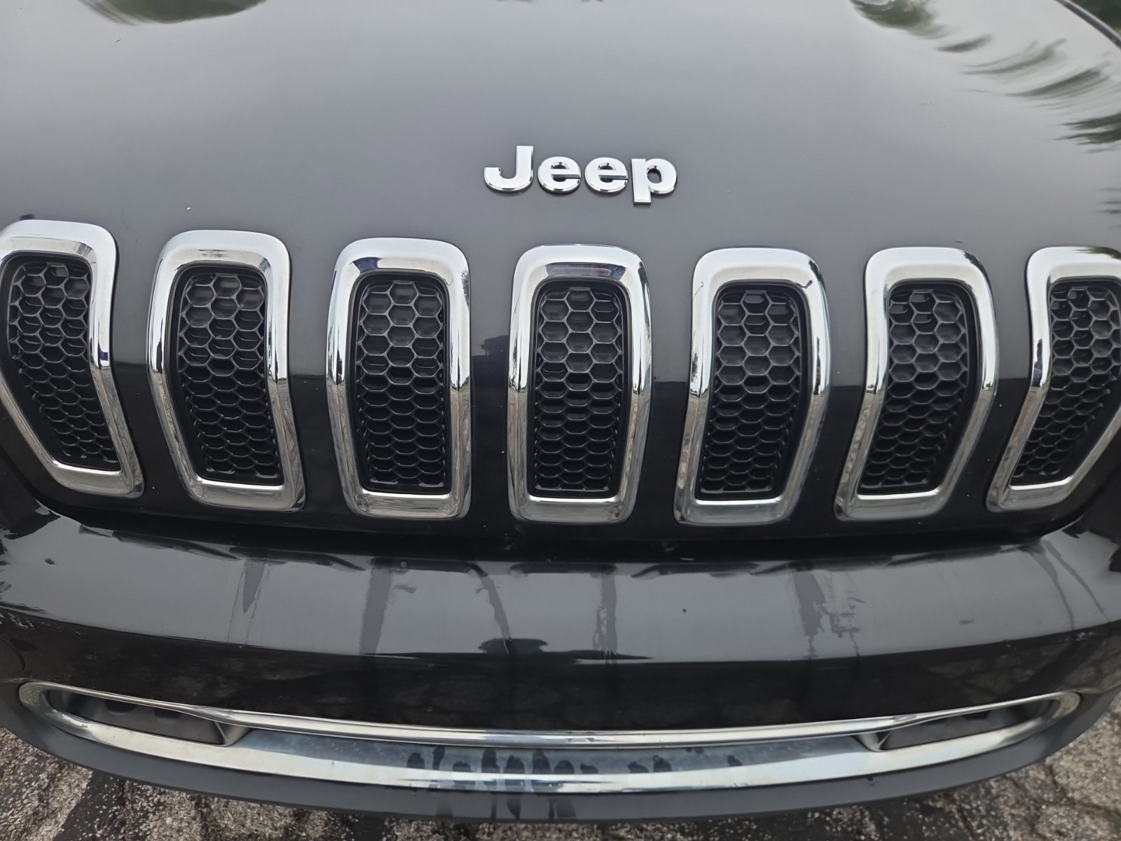 Used 2014 Jeep Cherokee Limited w/ Luxury Group AWD/4WD image 7