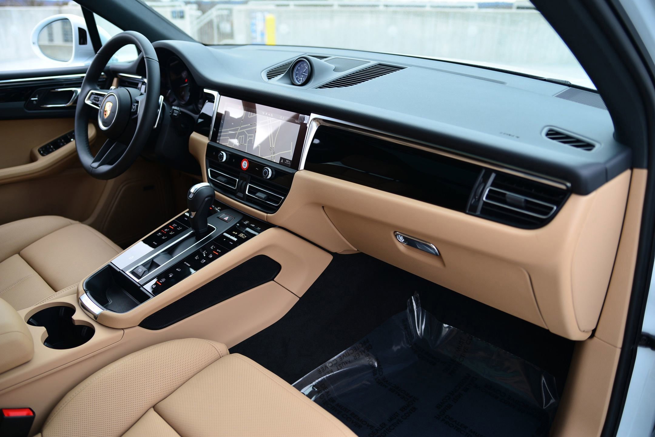Used 2025 Porsche Macan image 23