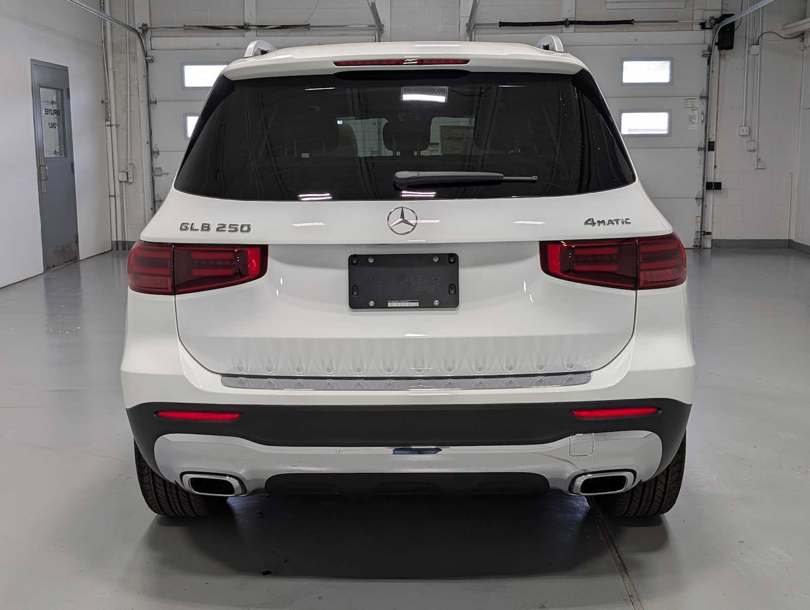 New 2026 Mercedes-Benz GLB 250 4MATIC image 8