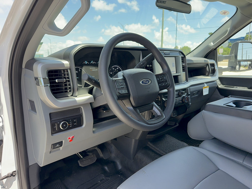 New 2026 Ford F550 4x4 Crew Cab image 18