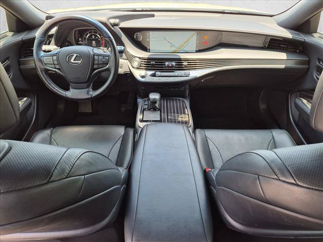 Used 2020 Lexus LS 500 w/ Accessory Package (Z2) RWD image 18