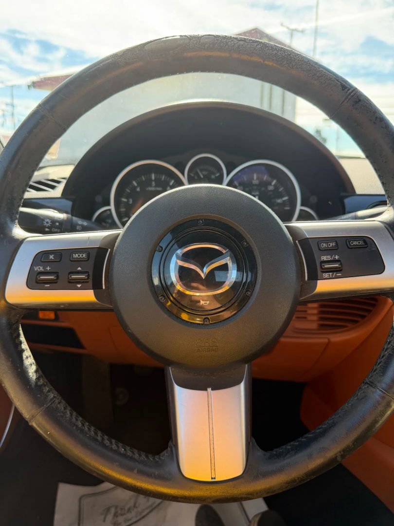 Used 2006 MAZDA MX-5 Miata Grand Touring RWD image 14