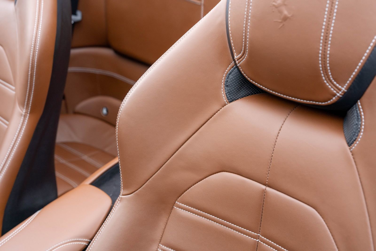 Used 2017 Ferrari California T image 34