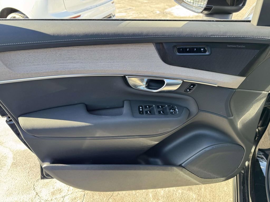 Certified 2026 Volvo XC90 B6 Plus w/ Protection Package Premier image 14